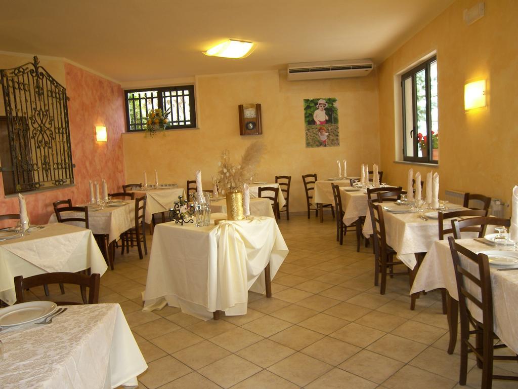 Albergo Elisa Comano  Bagian luar foto